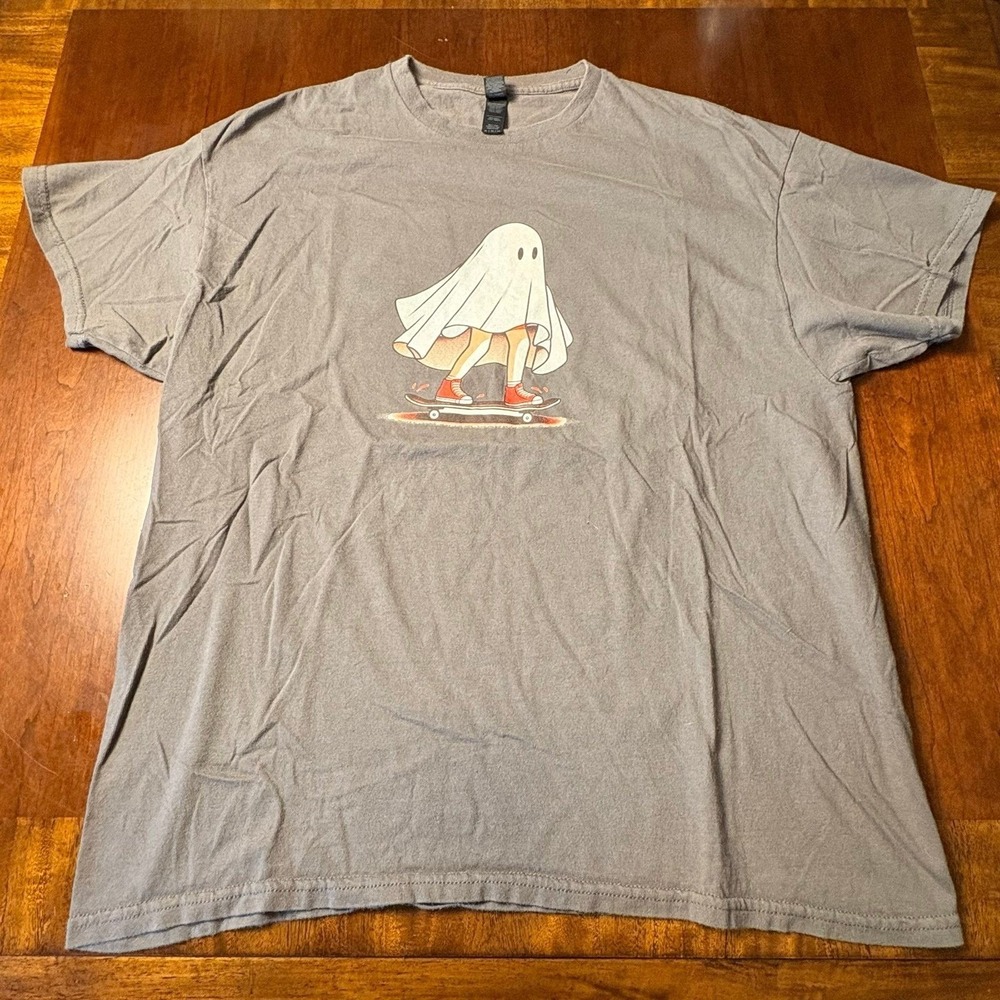 Ghost Skateboarding Graphic‎ T-Shirt XL Gray Cute Halloween Gildan